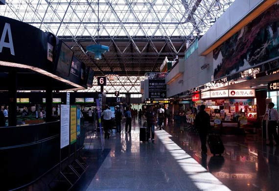 Asia-Pacific and Middle Eastern airports grew over 8% Asia-Pacific and Middle Eastern airports grew over 8%