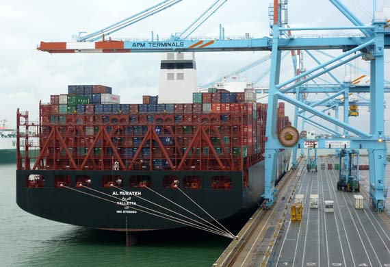 18,800 TEU vessel pays maiden call to APM Terminals 18,800 TEU vessel pays maiden call to APM Terminals