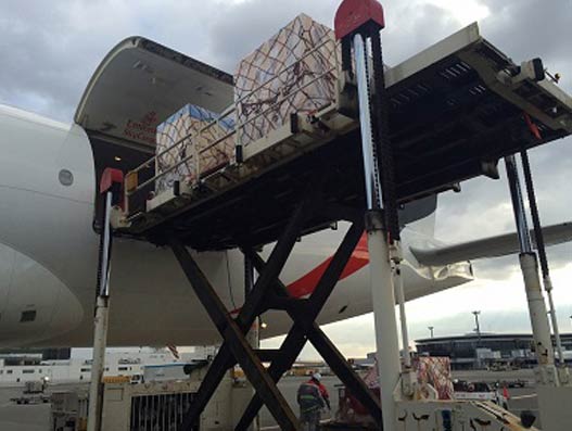 Emirates SkyCargo uplifts equipment for construction of Nile bridge in Uganda