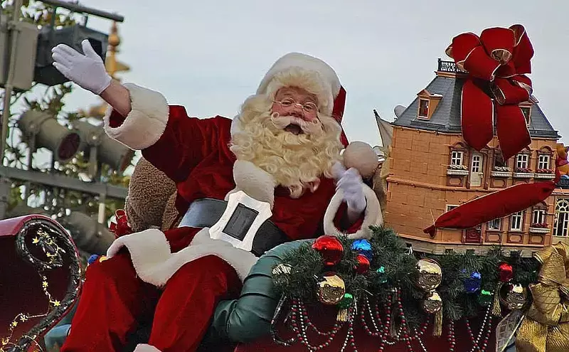 If each present weighed just one kilogram, that would make for a load of 670 million kilograms If each present weighed just one kilogram, that would make for a load of 670 million kilograms