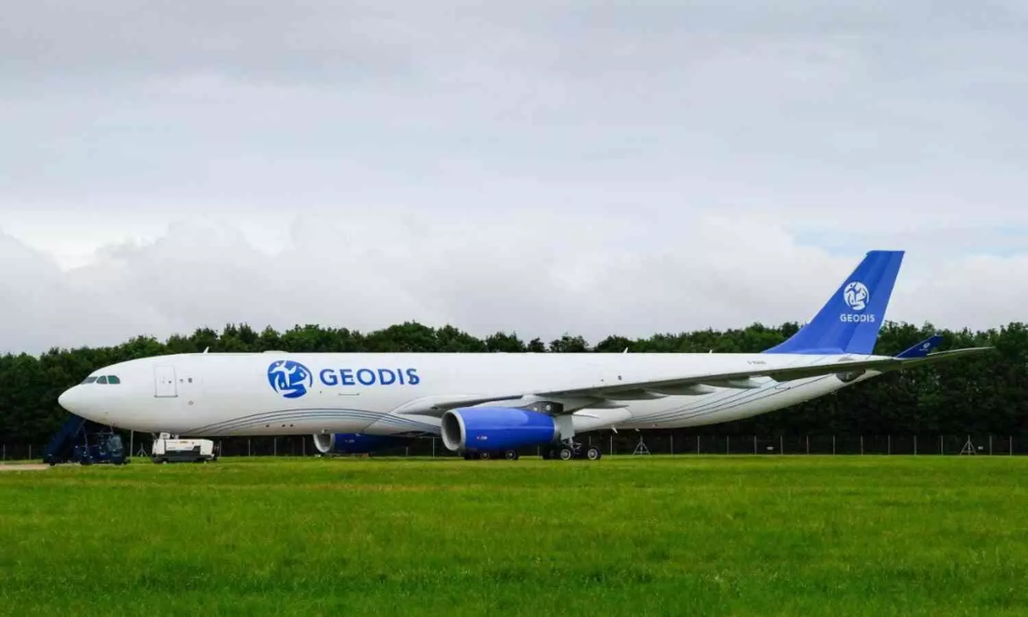 Menzies already provides ramp transport services for intact ULD’s to GEODIS at the airport
