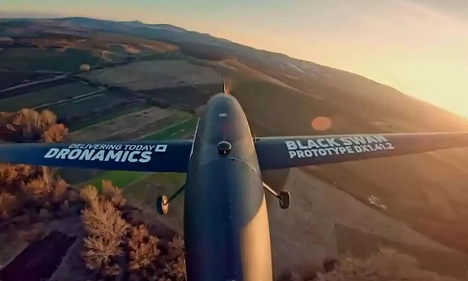Black Swan, a new type of cargo-carrying unmanned aerial vehicle Black Swan, a new type of cargo-carrying unmanned aerial vehicle