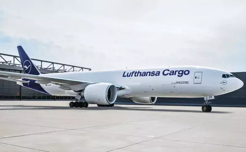 Lufthansa Cargo and Röhlig Logistics partner up for climate protection Lufthansa Cargo and Röhlig Logistics partner up for climate protection
