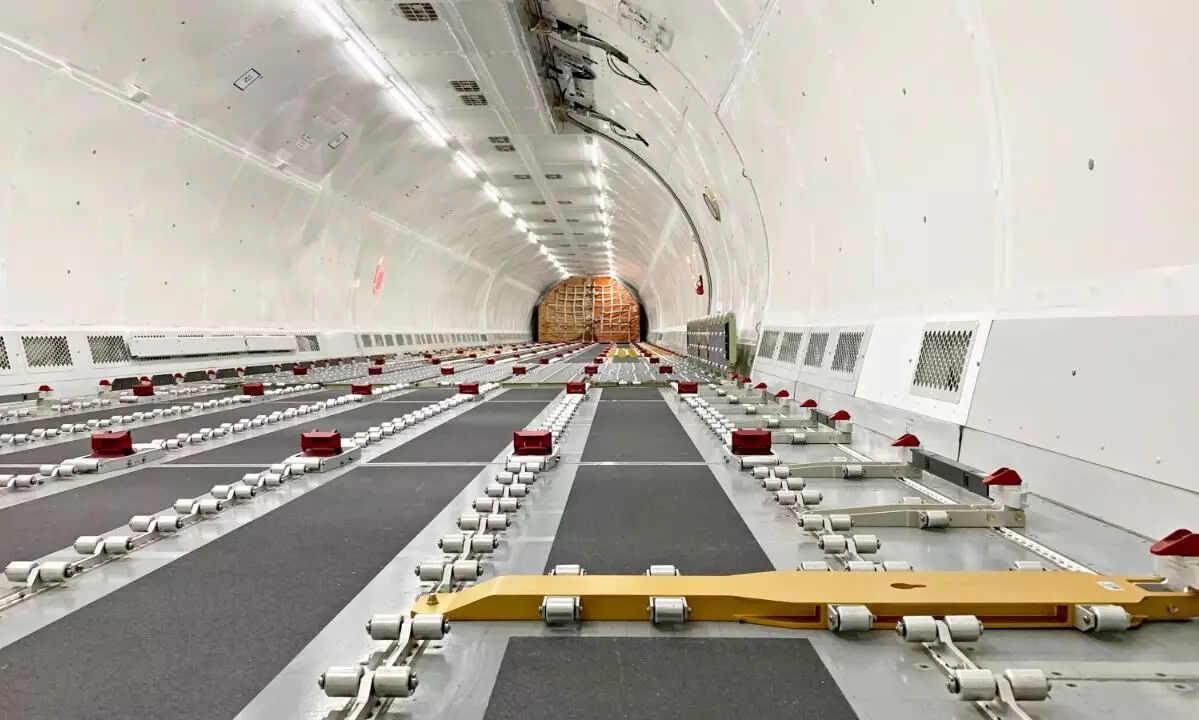 A total of 14 pallet and container positions in the main deck and 10 in the lower deck are available to Lufthansa Cargo customers per aircraft. A total of 14 pallet and container positions in the main deck and 10 in the lower deck are available to Lufthansa Cargo customers per aircraft.