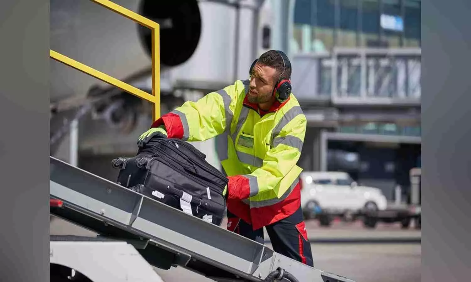 The 8-year contract represents a significant expansion of Azuls current relationship with Swissport The 8-year contract represents a significant expansion of Azuls current relationship with Swissport
