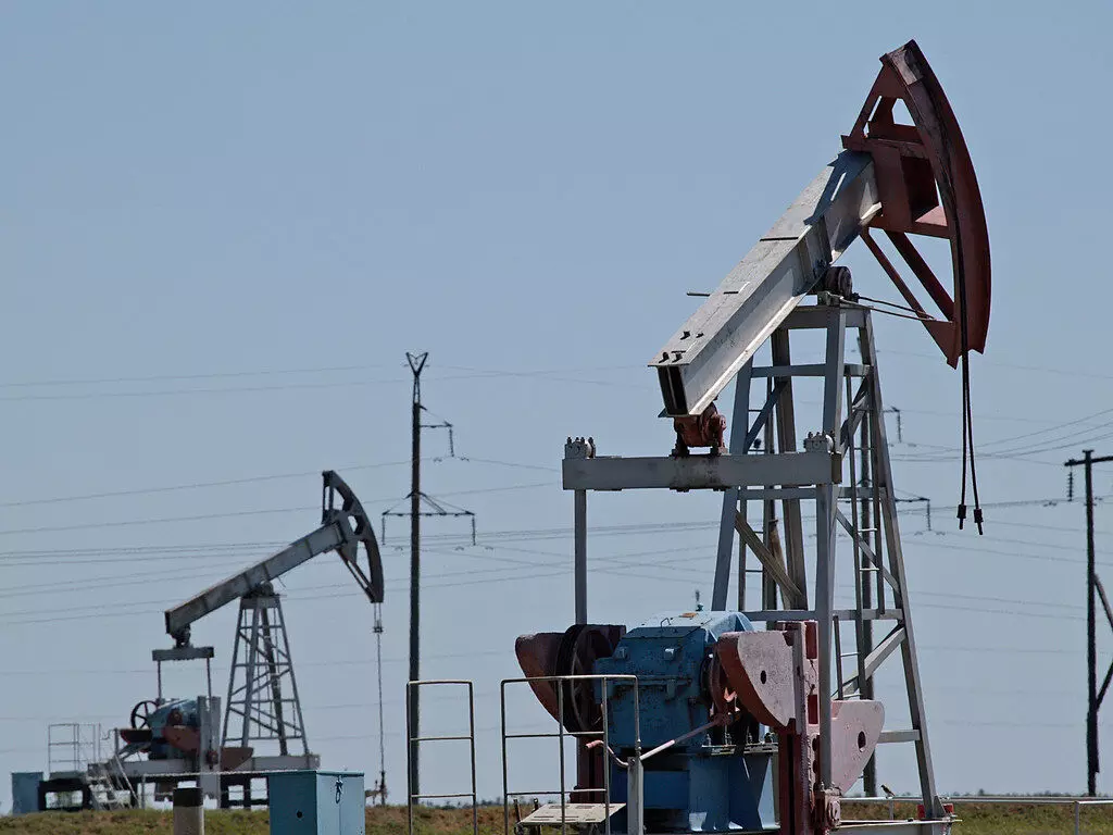 Russia-Ukraine tensions push Brent Crude prices past $100