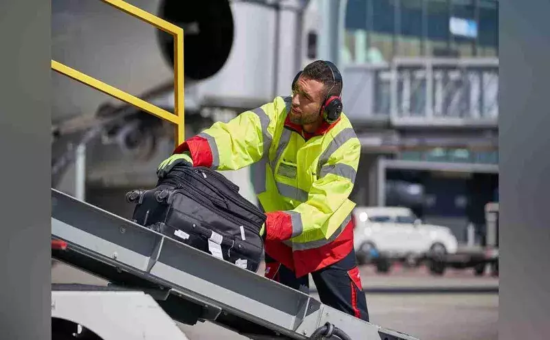 The 8-year contract represents a significant expansion of Azuls current relationship with Swissport The 8-year contract represents a significant expansion of Azuls current relationship with Swissport