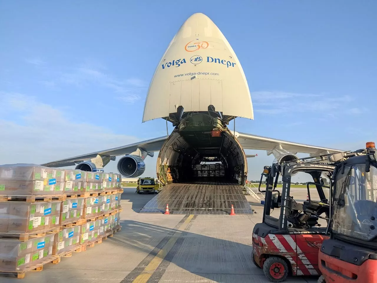 Volga-Dnepr Group, HLA strengthen humanitarian connections Volga-Dnepr Group, HLA strengthen humanitarian connections