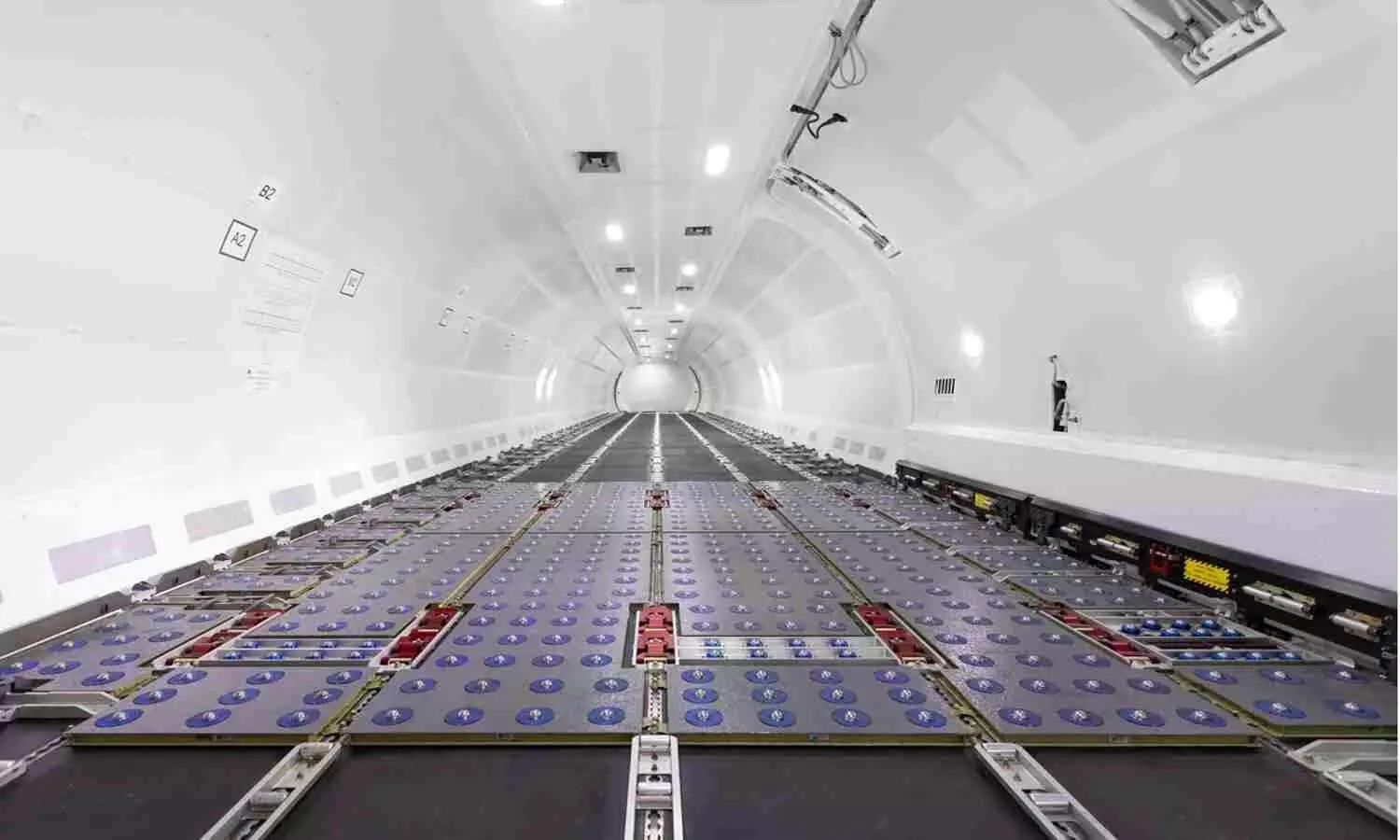 AEI receives UK-CAA  approval for B737-800SF freighter conversion