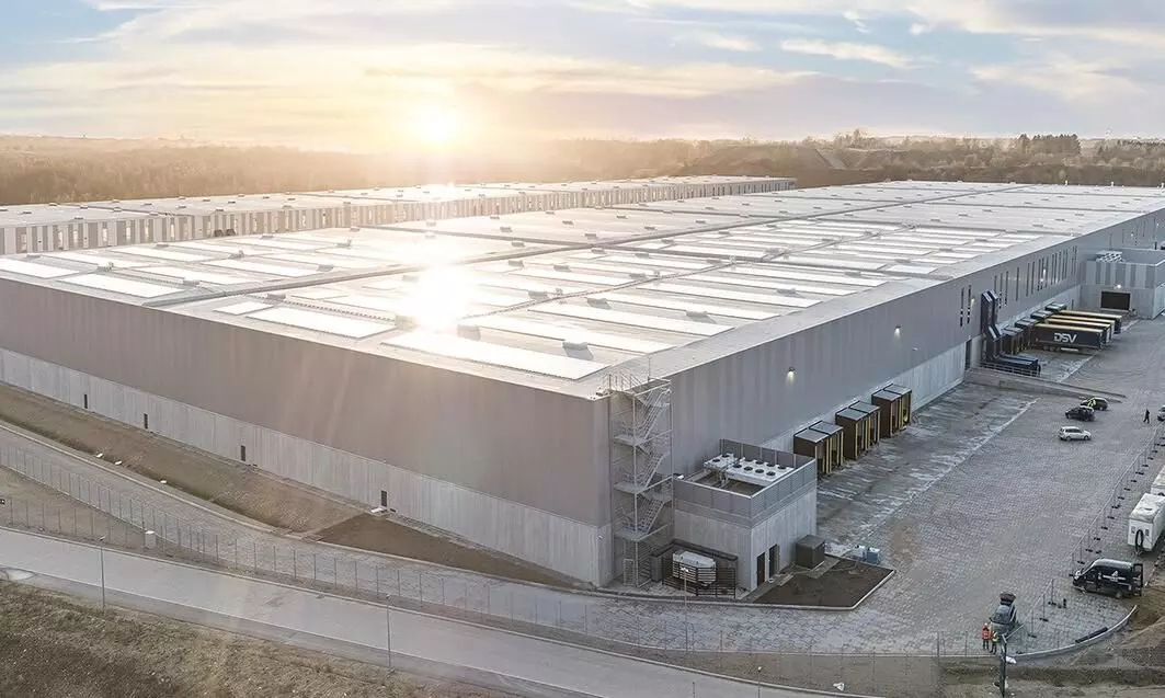 DSV opens 95,000 m2 facility near Copenhagen