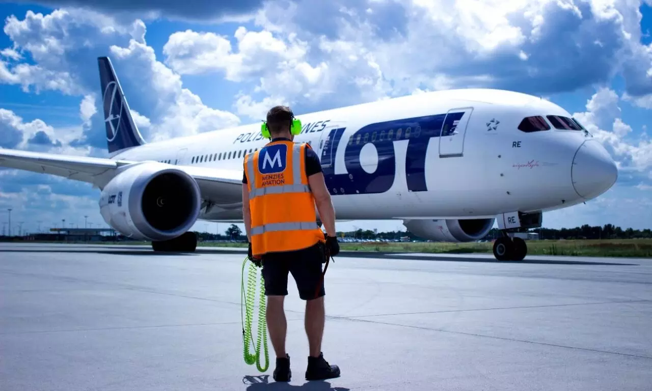 Menzies expands LOT Polish Airlines deal across Europe, N. America Menzies expands LOT Polish Airlines deal across Europe, N. America