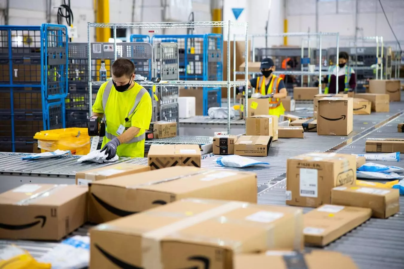 Amazon flags off Industrial Innovation Fund of $1 billion Amazon flags off Industrial Innovation Fund of $1 billion