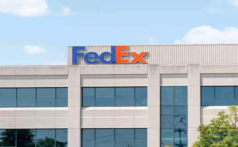 eBay and FedEx expand partnership in Canada eBay and FedEx expand partnership in Canada