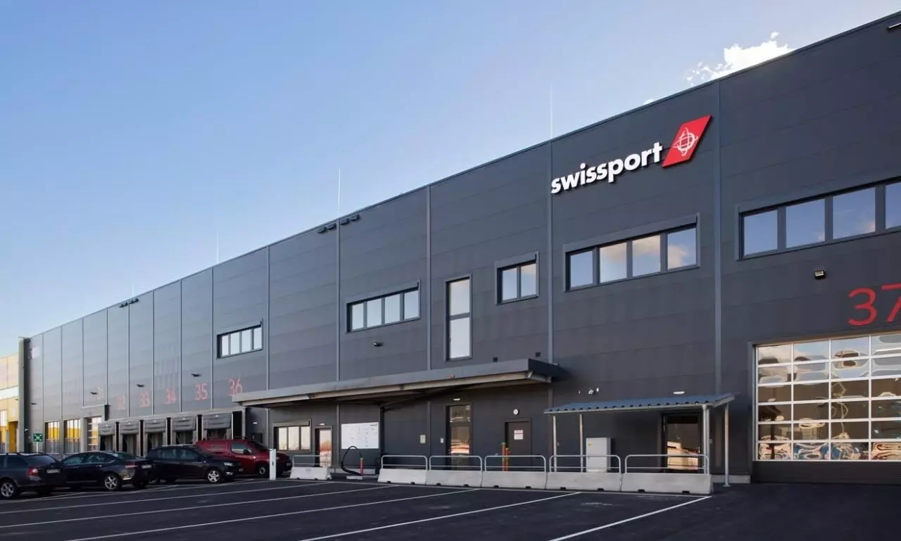 Swissport opens 8,000 sq.m cargo centre in Vienna Swissport opens 8,000 sq.m cargo centre in Vienna