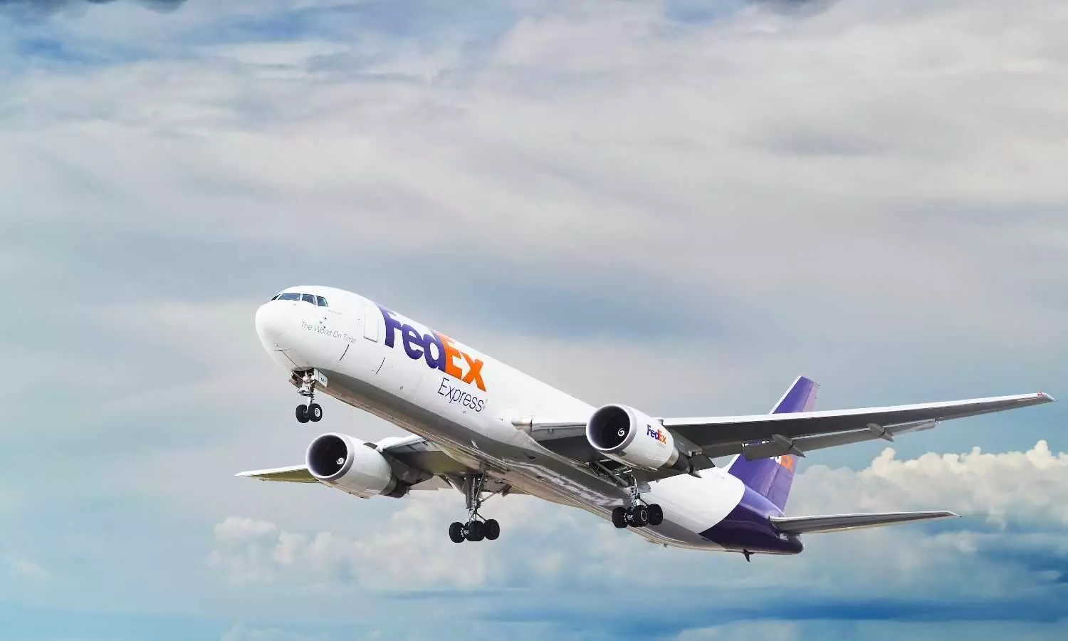 This new route also provides a direct link between FedEx Charles de Gaulle (CDG) Hub and Singapore one day per week