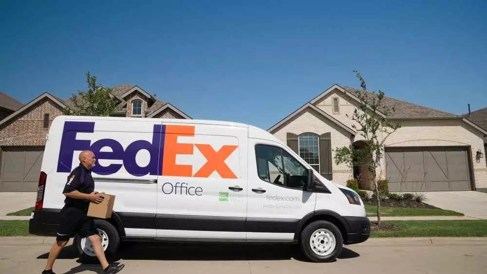 FedEx Office pilots Ford E-Transit vans for FedEx SameDay City service FedEx Office pilots Ford E-Transit vans for FedEx SameDay City service