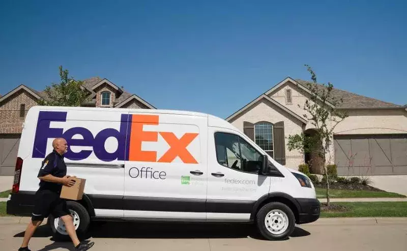 FedEx Office pilots Ford E-Transit vans for FedEx SameDay City service FedEx Office pilots Ford E-Transit vans for FedEx SameDay City service
