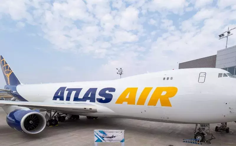 Atlas Air takes delivery of new Boeing 747-8 freighter Atlas Air takes delivery of new Boeing 747-8 freighter