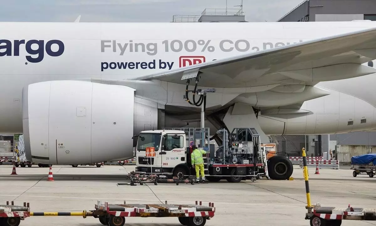 DB Schenker launches global CO2-neutral air freight offer DB Schenker launches global CO2-neutral air freight offer