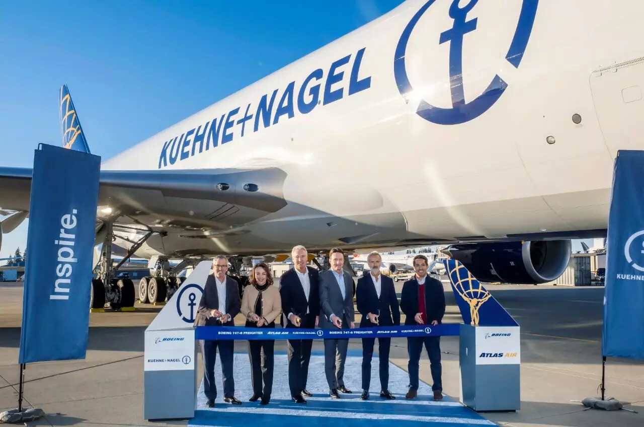 (Left to right): Brad McMullen, Senior Vice President, Sales, Boeing, Kim Smith, Vice President and General Manager, Boeing 747/767 Programme, John Dietrich, President & CEO, Atlas Air Worldwide, Michael Steen, Executive Vice President & Chief Commercial Officer, Atlas Air Worldwide, Yngve Ruud, Executive Vice President, Air Logistics, Kuehne+Nagel and Omar Molina, Director of Global Transportation, Google Devices and Services.