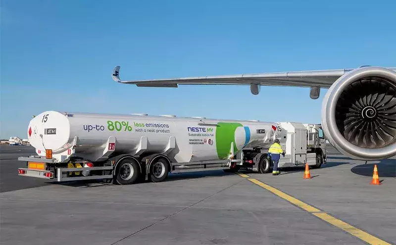 Airbus and Neste join forces on SAF development to decarbonise aerospace Airbus and Neste join forces on SAF development to decarbonise aerospace