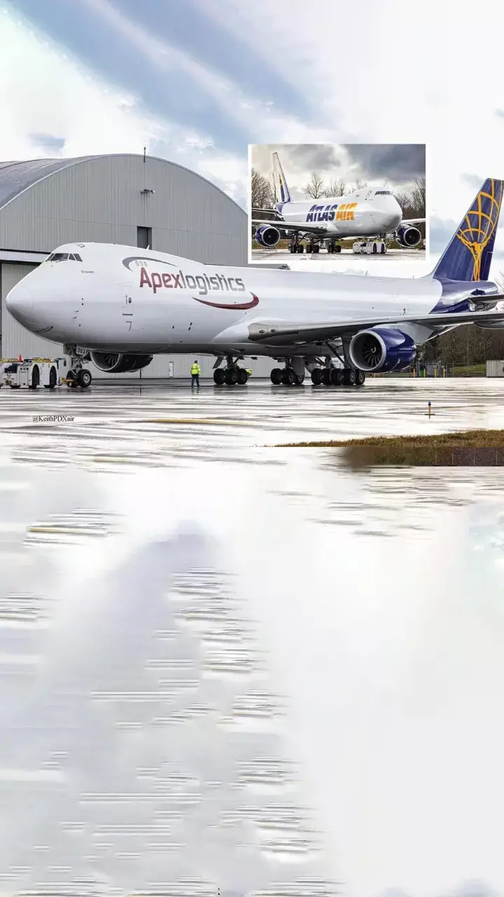 Boeing delivers 44 production freighters in 2022