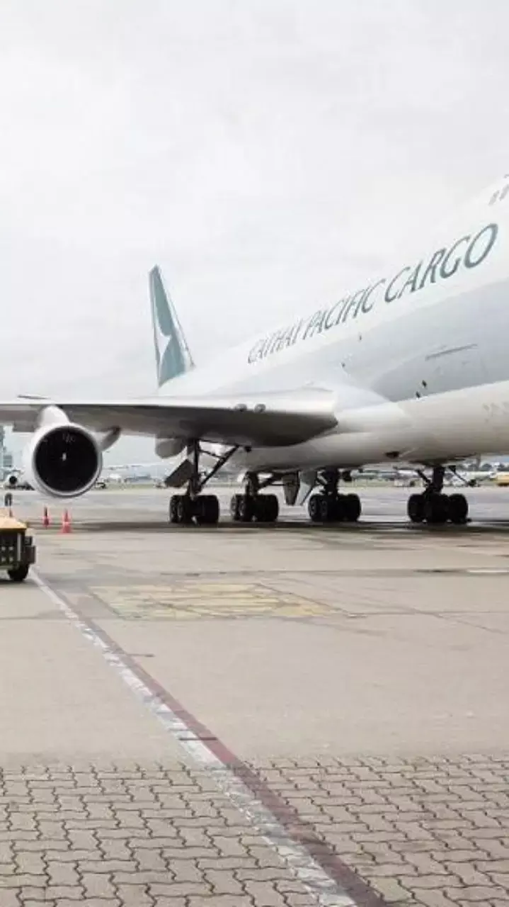 Cathay cargo carried down 21% in Dec, drops 13% in 2022