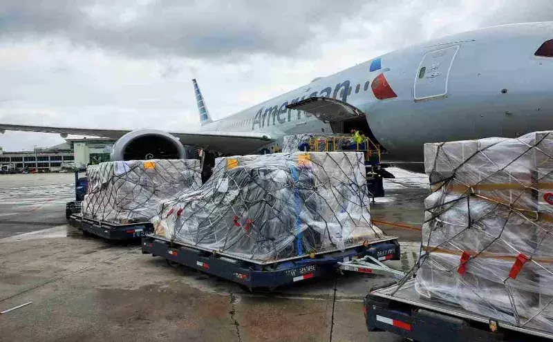 American Airlines Cargo delivers humanitarian supplies to Haiti American Airlines Cargo delivers humanitarian supplies to Haiti