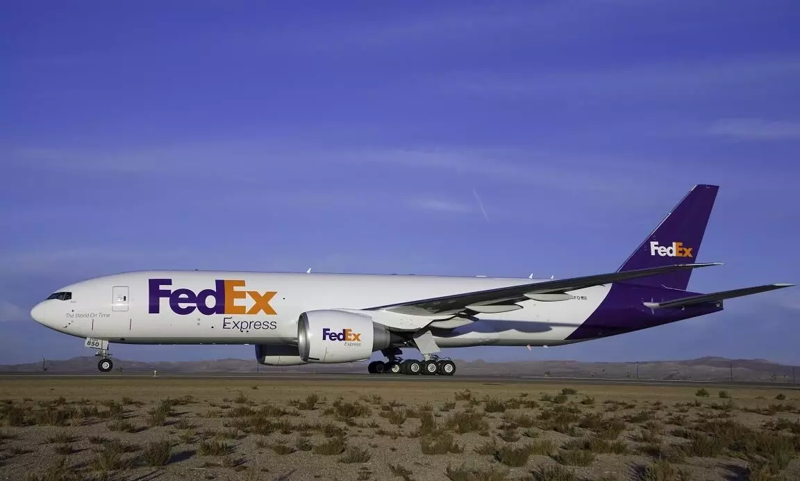 FedEx lays off 10% global management staff
