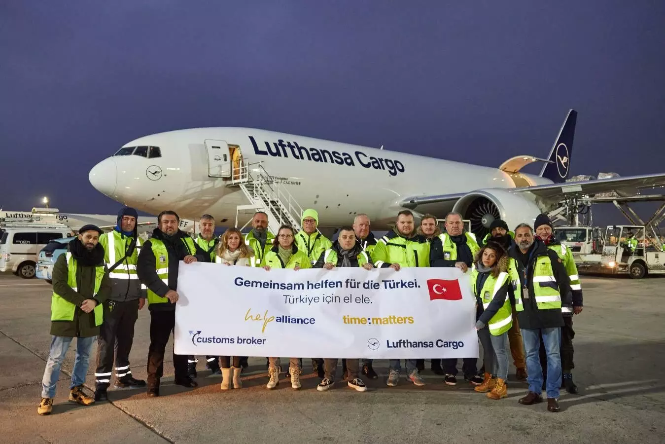 Lufthansa Cargo flies relief supplies to Turkey Lufthansa Cargo flies relief supplies to Turkey