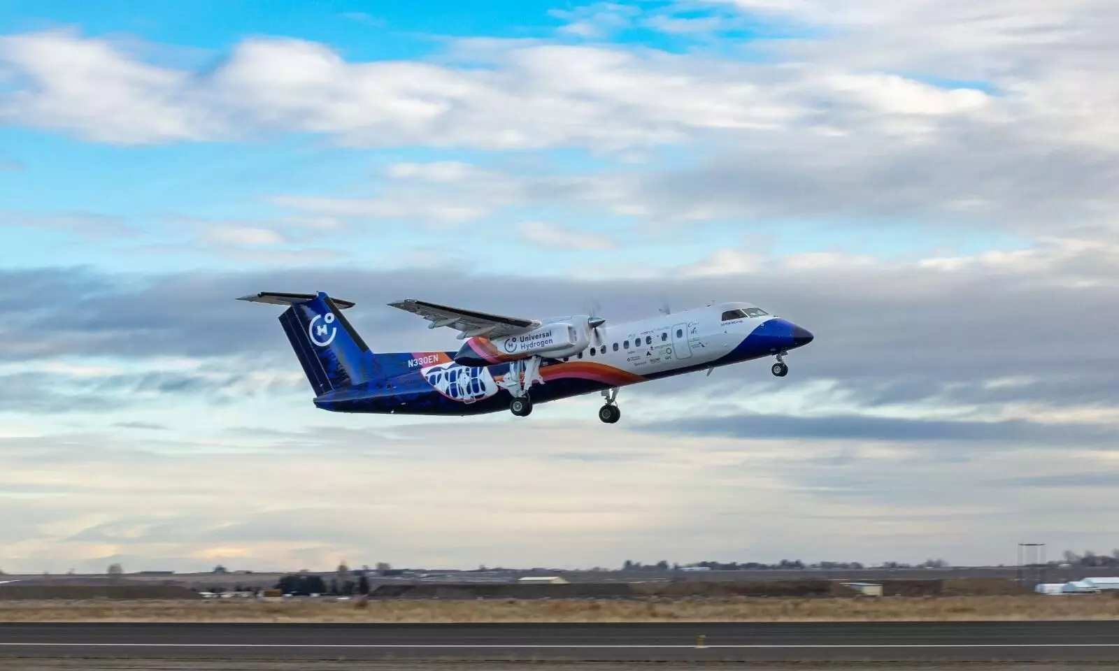 Universal Hydrogen completes 1st flight of regional airline