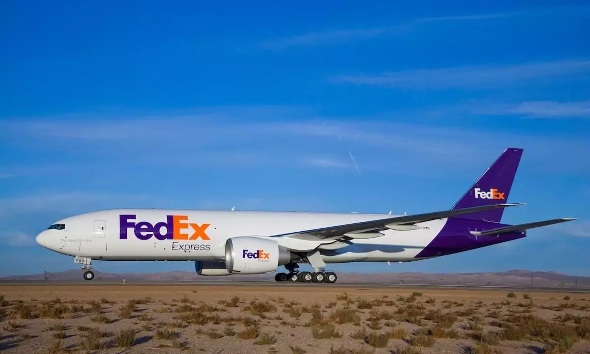 FedEx Q3 revenue down 6%, operating income drops 20%