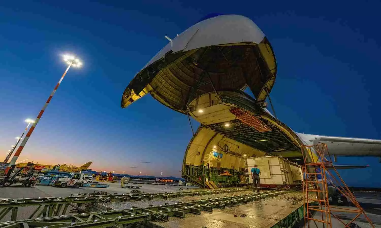 Loading operations at Milan Malpensa Airport,Italy Loading operations at Milan Malpensa Airport,Italy