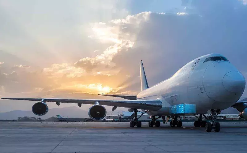 Cathay Cargo sign long-term rental agreement with Tower Cold Chain Cathay Cargo sign long-term rental agreement with Tower Cold Chain