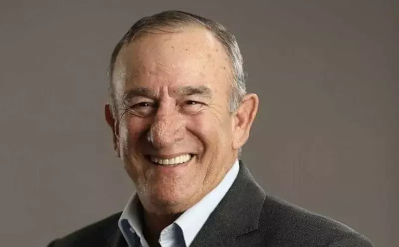 Manuel Cidre, Secretary of the Department of Economic Development and Commerce. Manuel Cidre, Secretary of the Department of Economic Development and Commerce.
