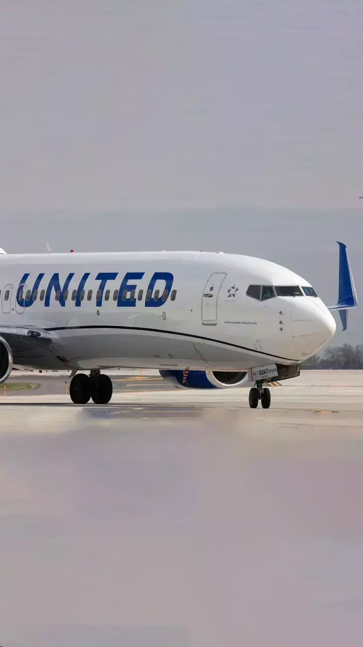 United Airlines Q1 cargo revenue down 36%