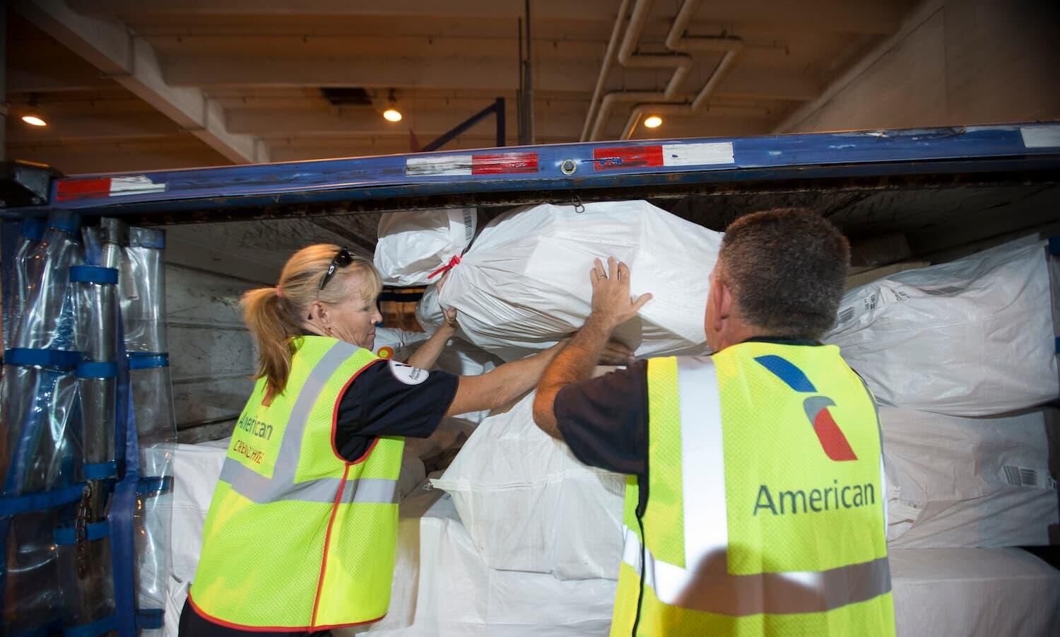 American Airlines Q1 cargo revenue drops 39