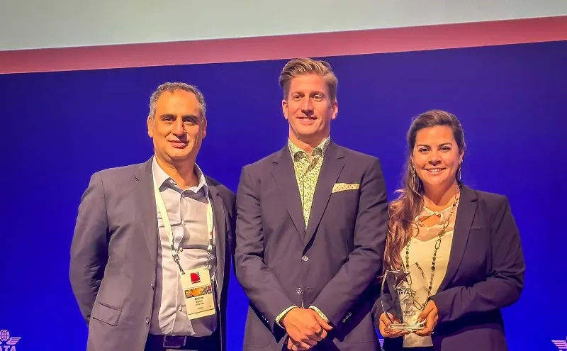 Andrés Bianchi, CEO, LATAM Cargo, Brendan Sullivan, Global Head of Cargo, IATA, Daniela Vial, Director of Product Development. Andrés Bianchi, CEO, LATAM Cargo, Brendan Sullivan, Global Head of Cargo, IATA, Daniela Vial, Director of Product Development.