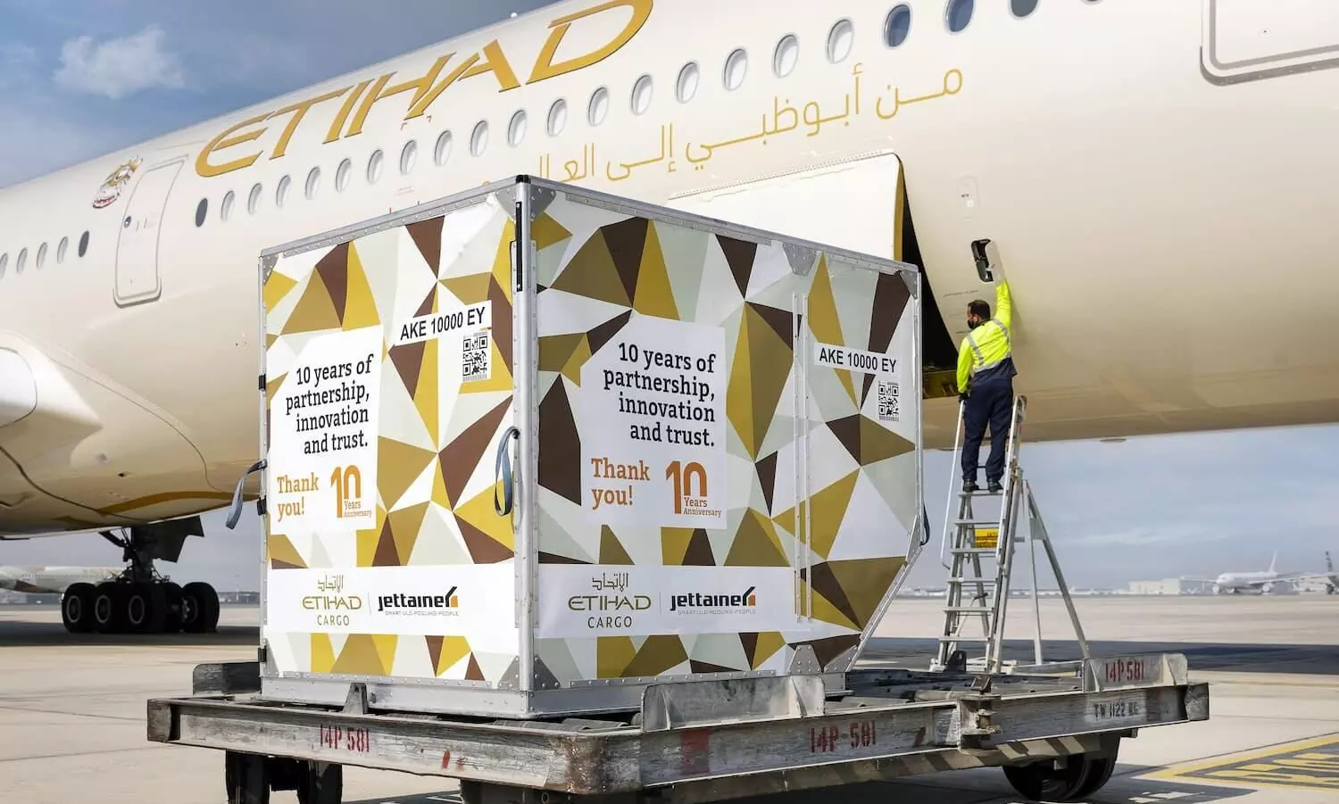Etihad Cargo enhances visibility using Descartes, Jettainer solution