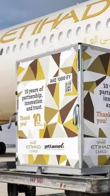 Etihad Cargo enhances visibility using Descartes, Jettainer solution