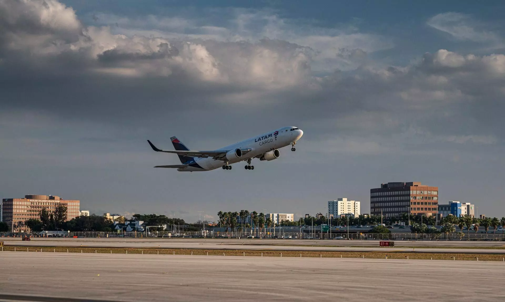 LATAM Cargo develops first ONE Record pilot from South America LATAM Cargo develops first ONE Record pilot from South America