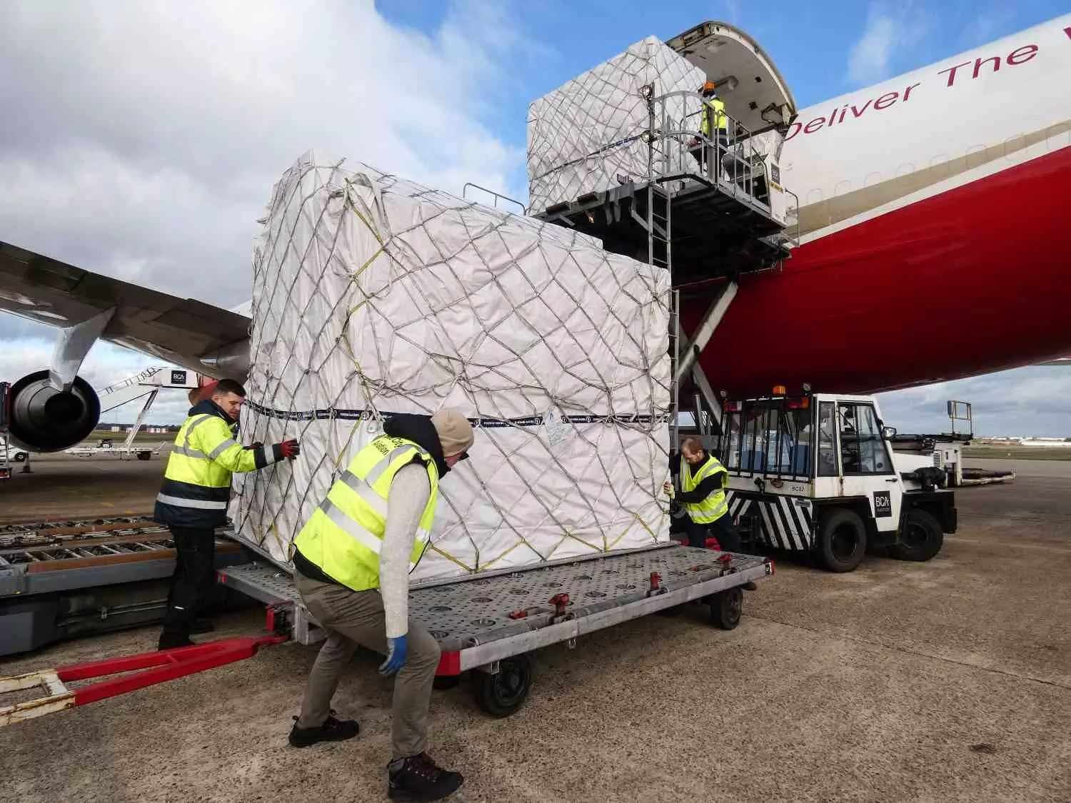 Cargo charter biz coasts along in year of uncertainty Cargo charter biz coasts along in year of uncertainty