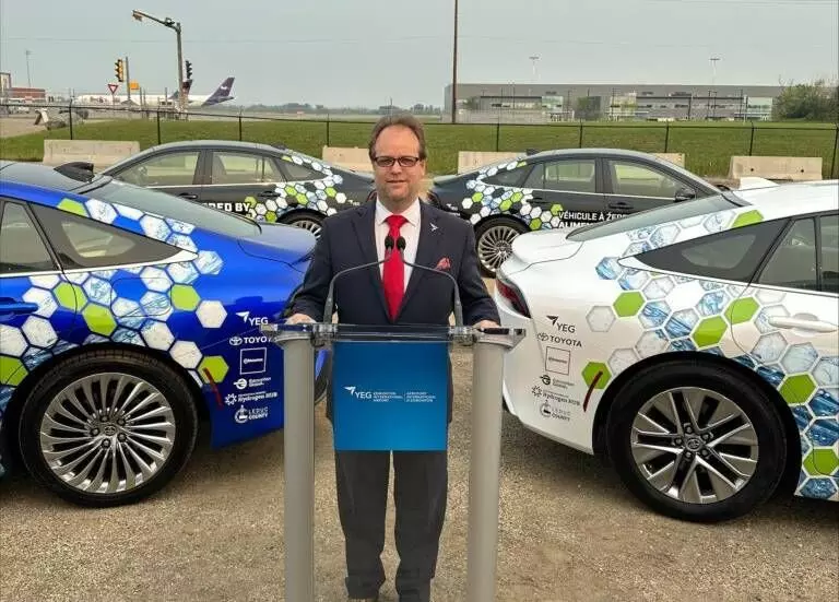 Toyota Canada, YEG partner to bring 100 Hydrogen FCEV fleet to Alberta roads Toyota Canada, YEG partner to bring 100 Hydrogen FCEV fleet to Alberta roads