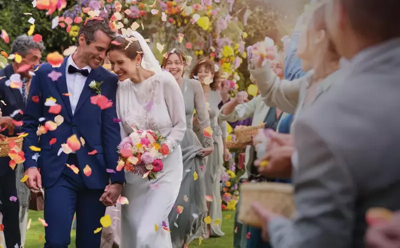 Emirates SkyCargo flower shipments surge as wedding season kicks off