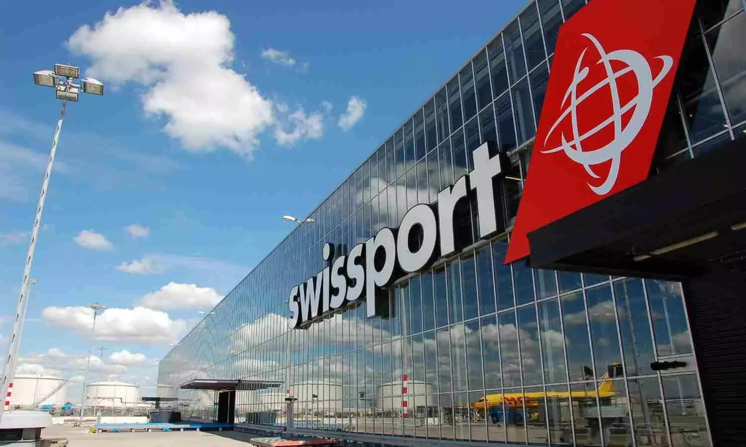 Swissport completes acquisition of Flughafen Düsseldorf Cargo Swissport completes acquisition of Flughafen Düsseldorf Cargo