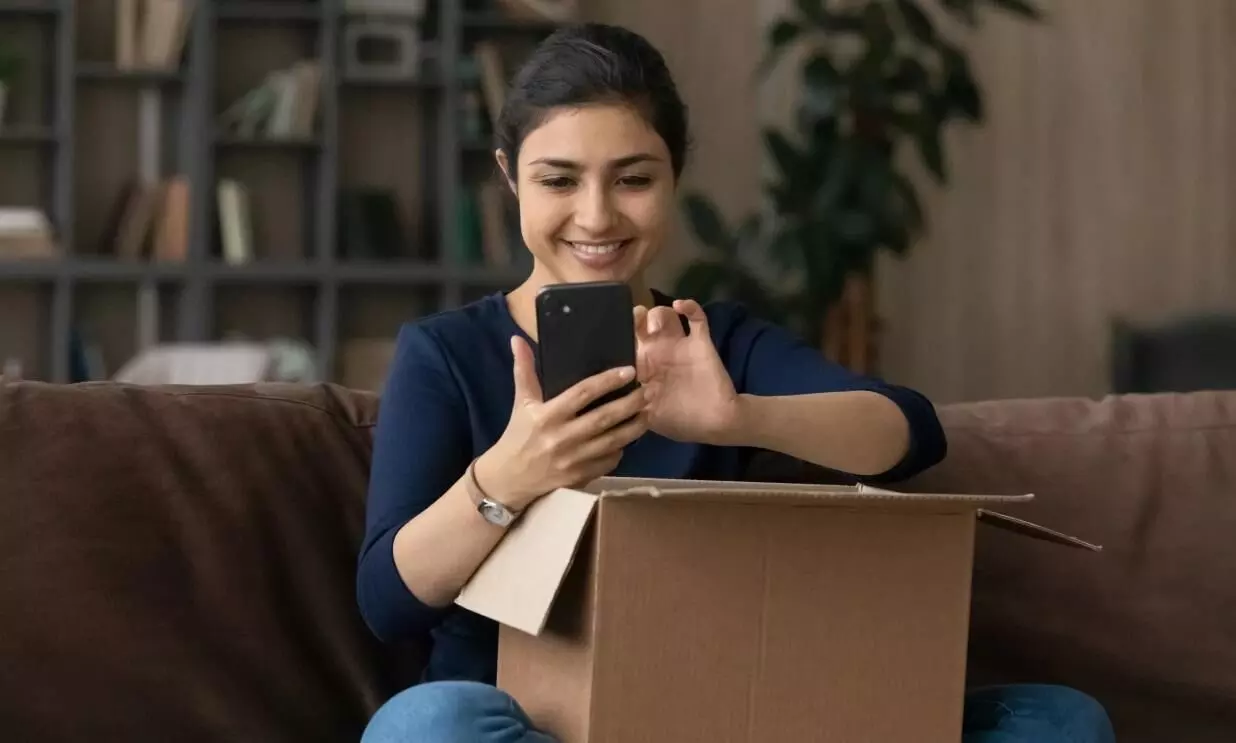 SMBs/D2C brands can now sell anywhere & fulfil through Amazon SMBs/D2C brands can now sell anywhere & fulfil through Amazon