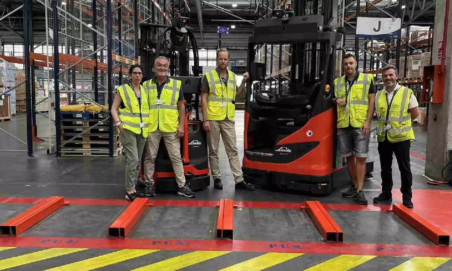 WFS trials automated forklifts at Barcelona Airport cargo terminal