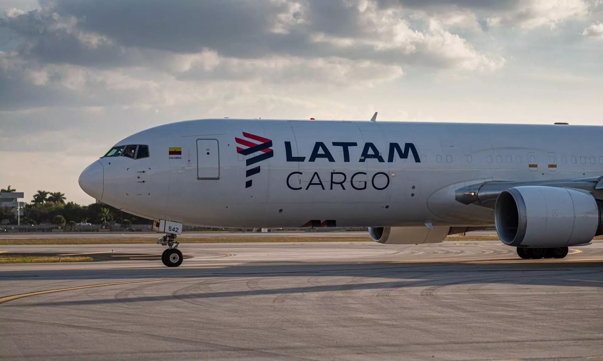 LATAM launches two-per-week Amsterdam-Curitiba freighter route