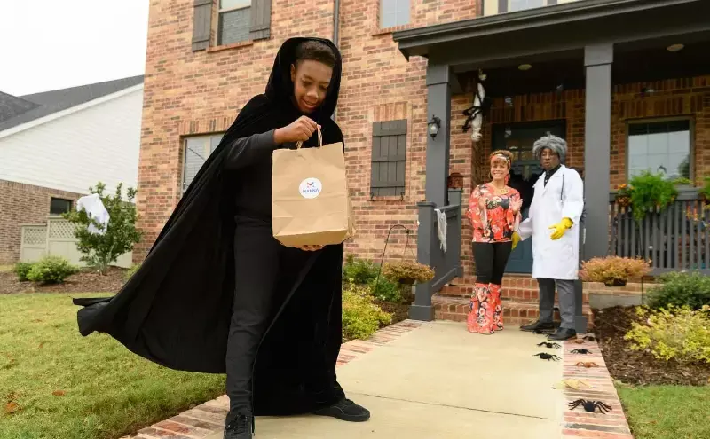 Trick or treat takes to the skies with Manna Drone Delivery Trick or treat takes to the skies with Manna Drone Delivery