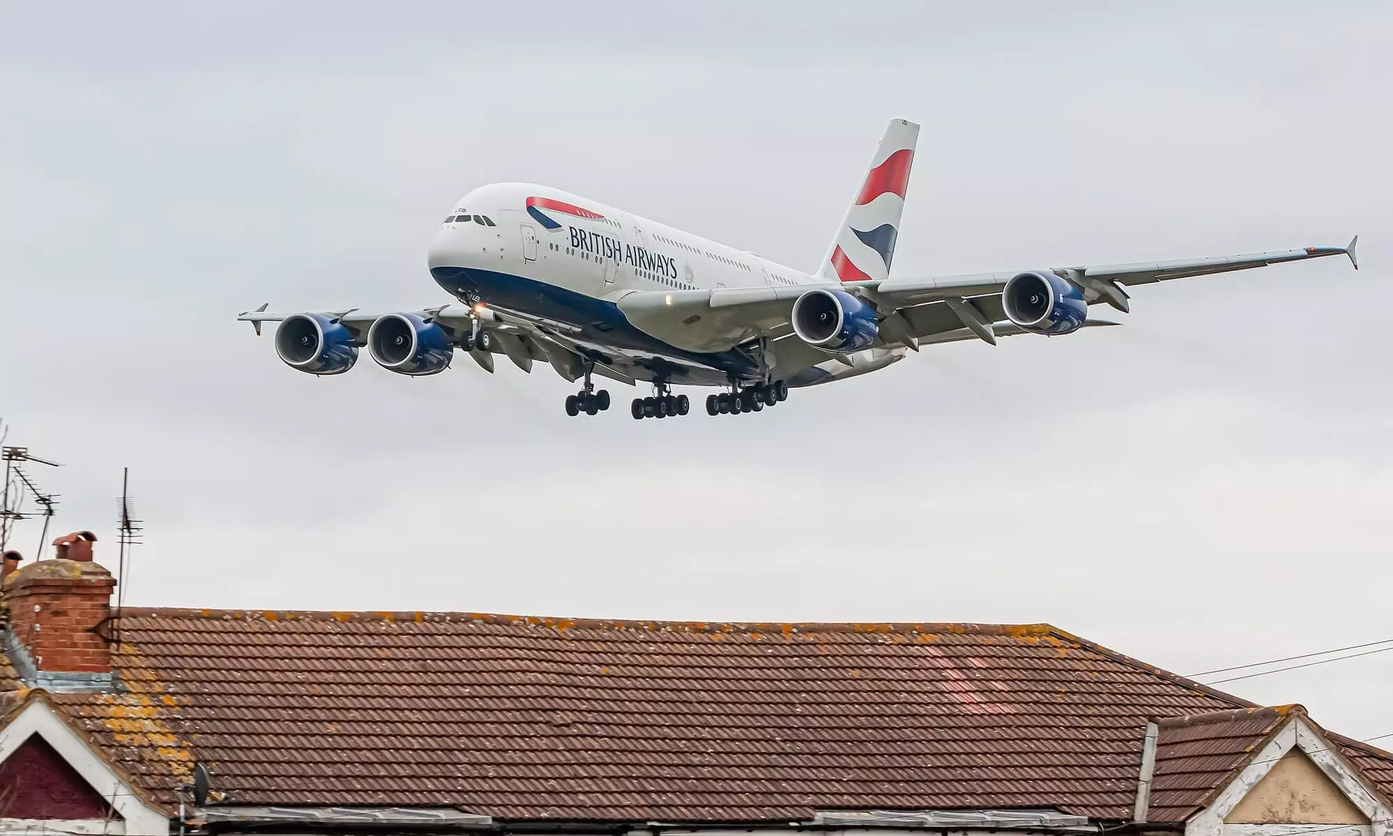Saudis PIF to buy 10% stake in Heathrow Airport for £1bn Saudis PIF to buy 10% stake in Heathrow Airport for £1bn
